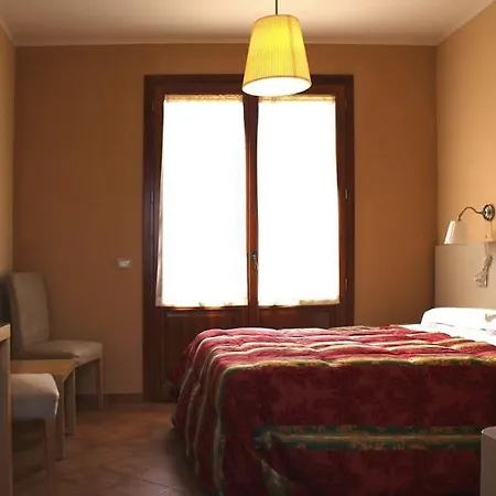 Rosy Hotel