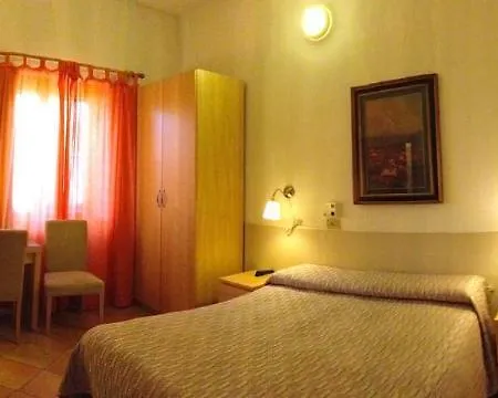 Rosy 3*