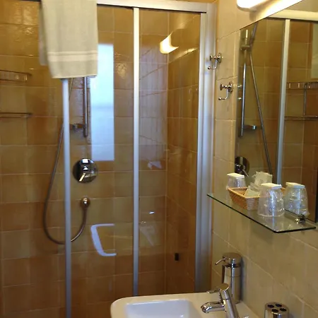Hotel Rosy 3*