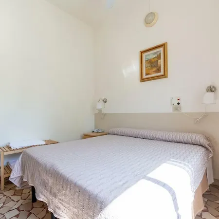 Rosy Hotel