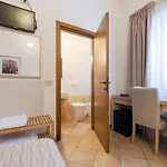 Rosy Hotel 3*