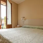 Rosy 3*